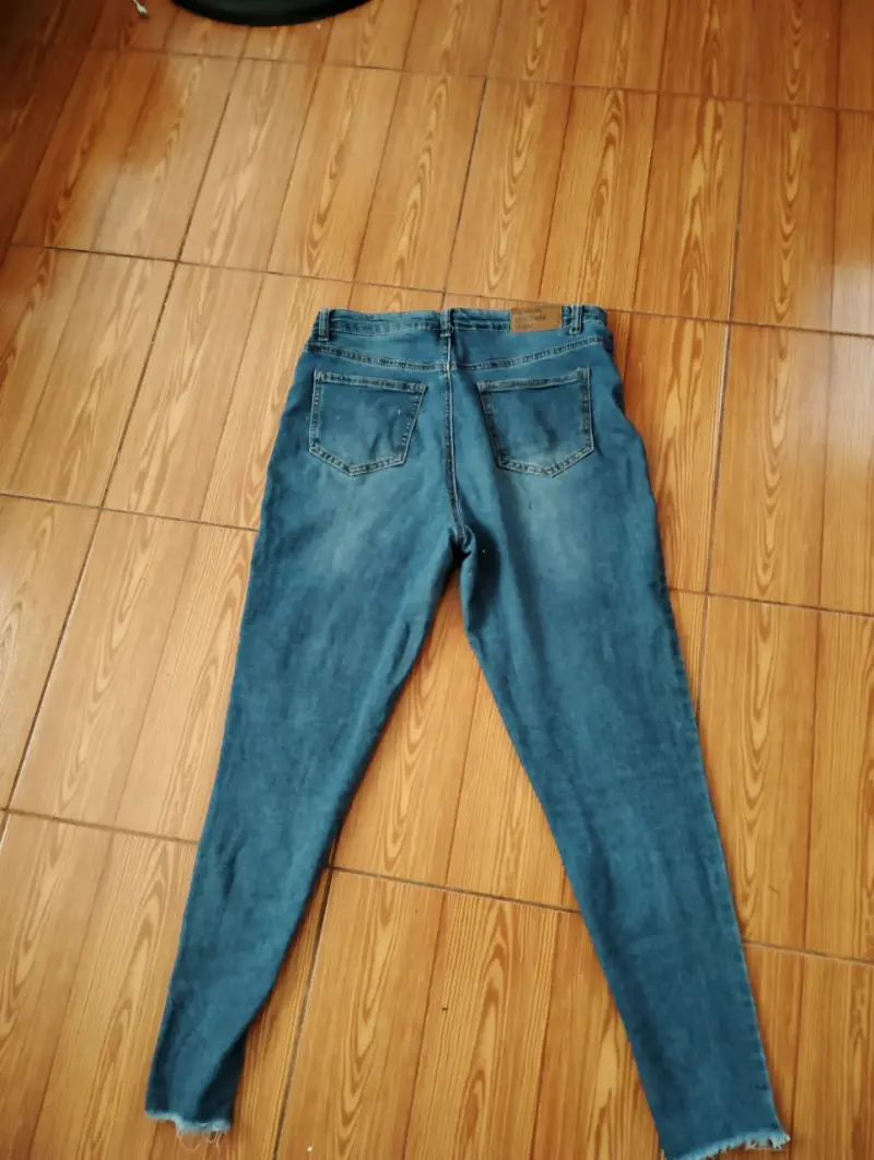 Jeans ajustados desgastados para mujer - 2