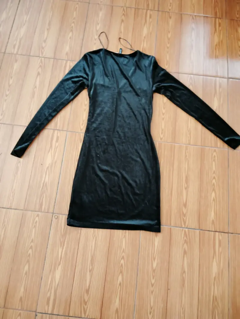 Vestido negro ajustado H&M Divided - 2
