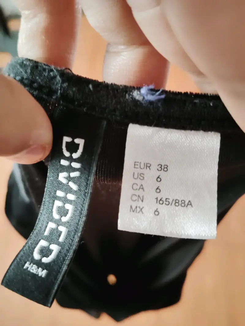 Vestido negro ajustado H&M Divided - 3