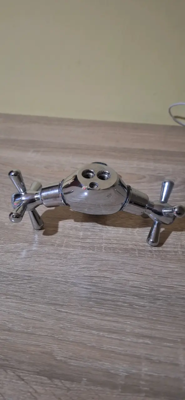 Grifo de baño cromado con doble manija - 5