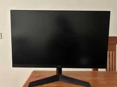 Monitor LG 24’, 144hz, 1080p - miniatura 1