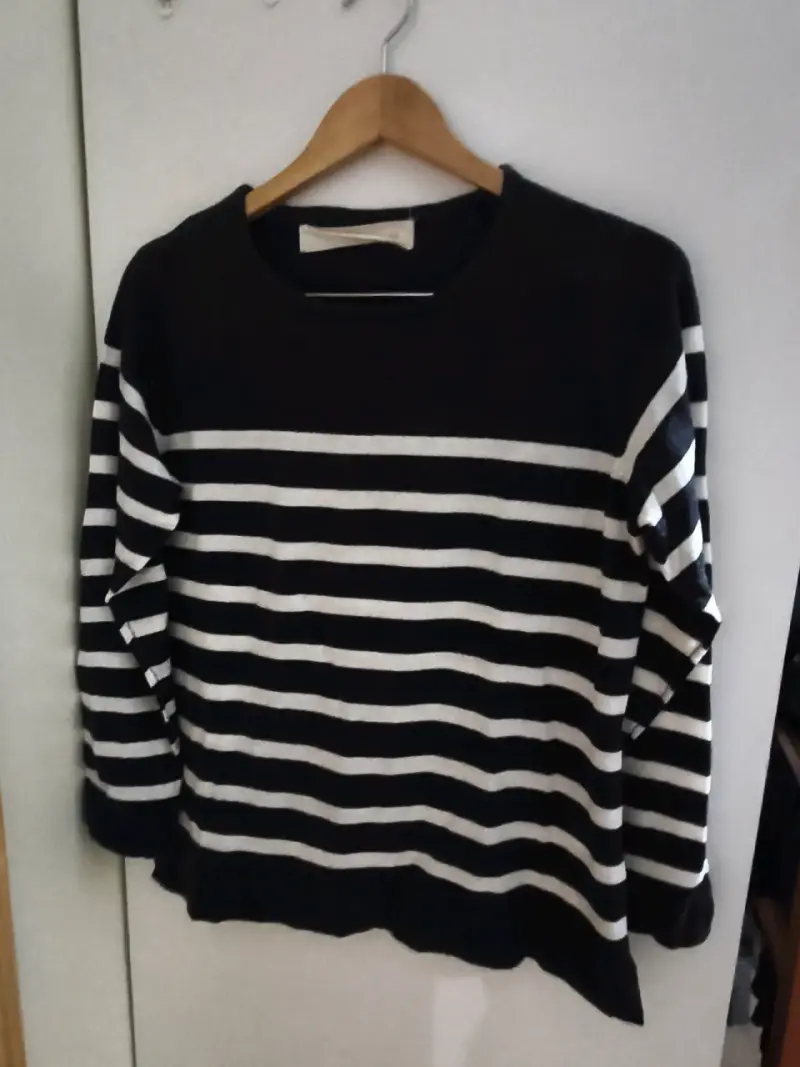 Suéter de rayas blanco y negro para mujer - 1