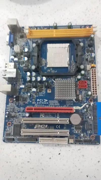 Placa Madre PCI Express y Procesador AMD Phenom I - miniatura 1