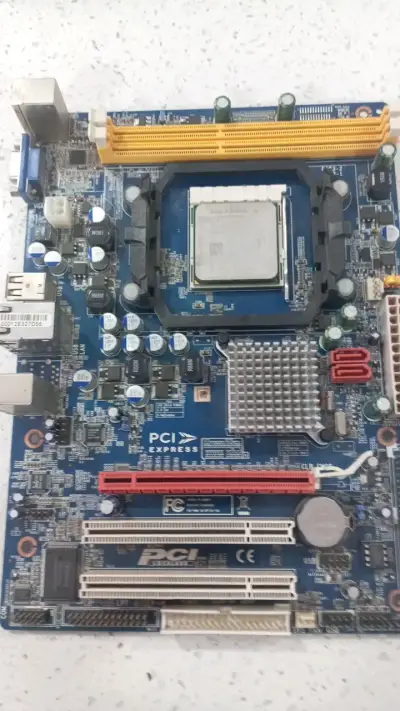 Placa Madre PCI Express y Procesador AMD Phenom I - miniatura 3
