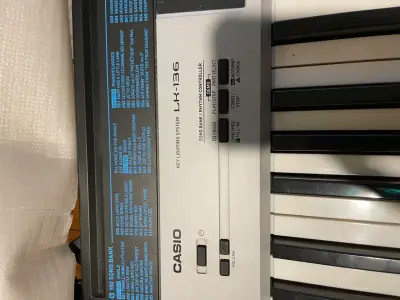 Teclado Casio LK-136 con Sistema de Iluminación - miniatura 1