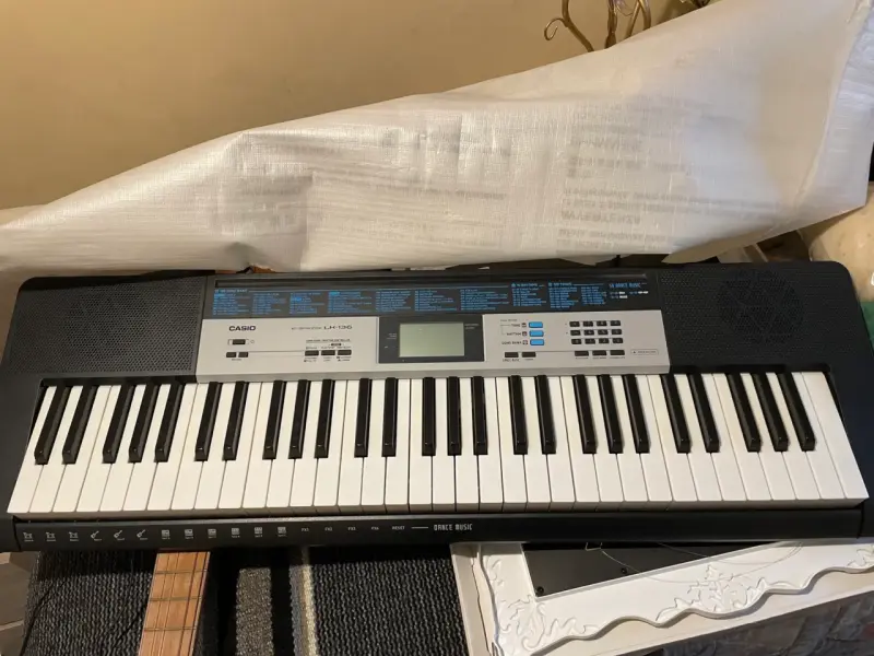 Teclado Casio LK-136 con Sistema de Iluminación - 2