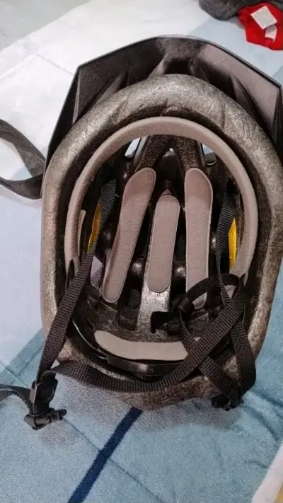 Casco de bicicleta rojo y negro para adulto - miniatura 2
