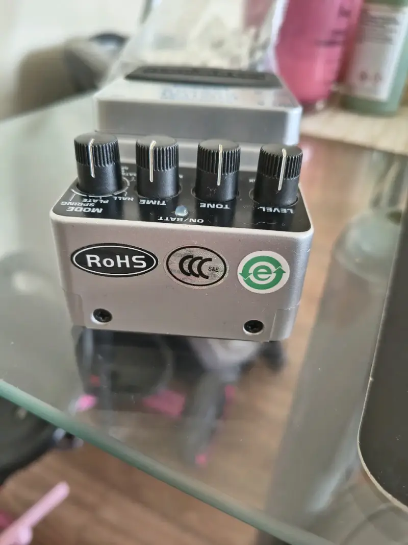 Pedal de Reverb Digital Behringer DR600 - 2