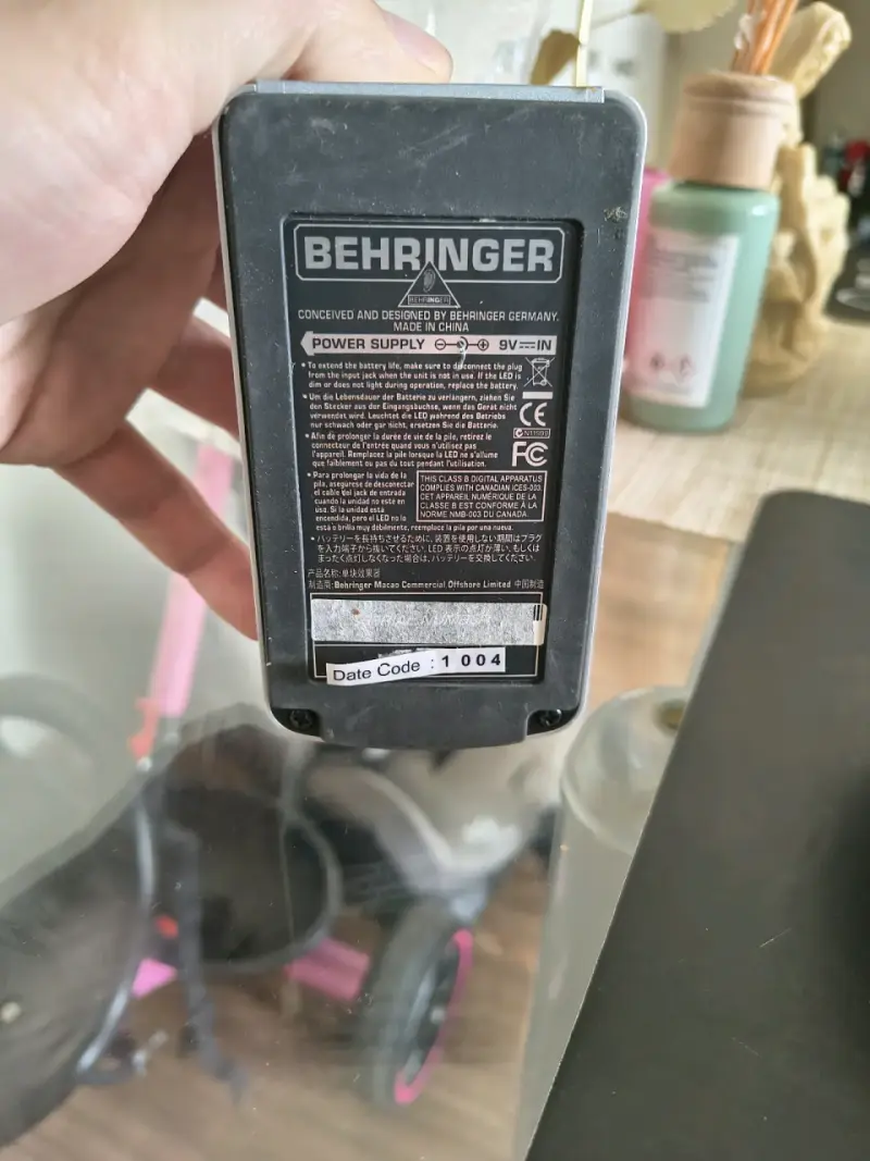 Pedal de Reverb Digital Behringer DR600 - 4