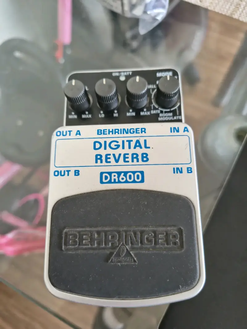 Pedal de Reverb Digital Behringer DR600 - 5