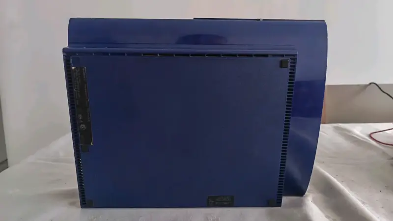 PS3 Super Slim blue edition - 3