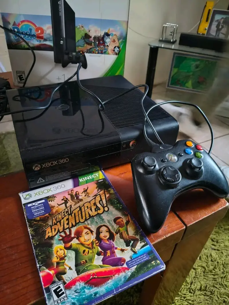 Consola Xbox 360 con Kinect y juegos - 3
