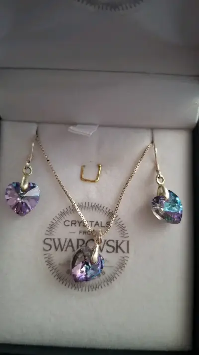 Set de joyería con cristales Swarovski en forma de corazón - miniatura 2