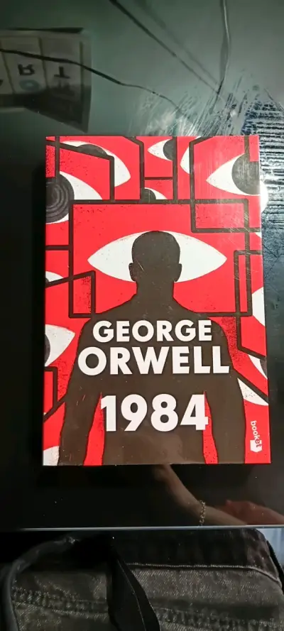 Libro 1984 de George Orwell en español - miniatura 1