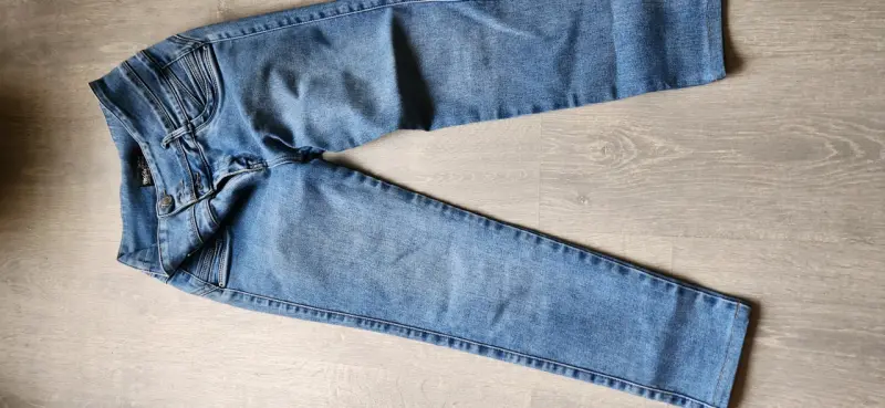 Lote de ropa variada para mujer en buen estado - 3