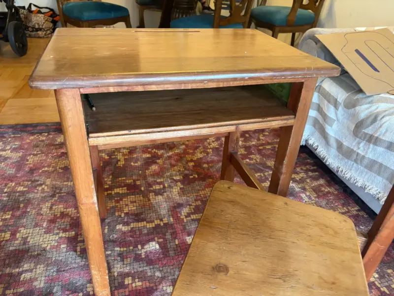 Escritorio y silla de madera para niños - 4