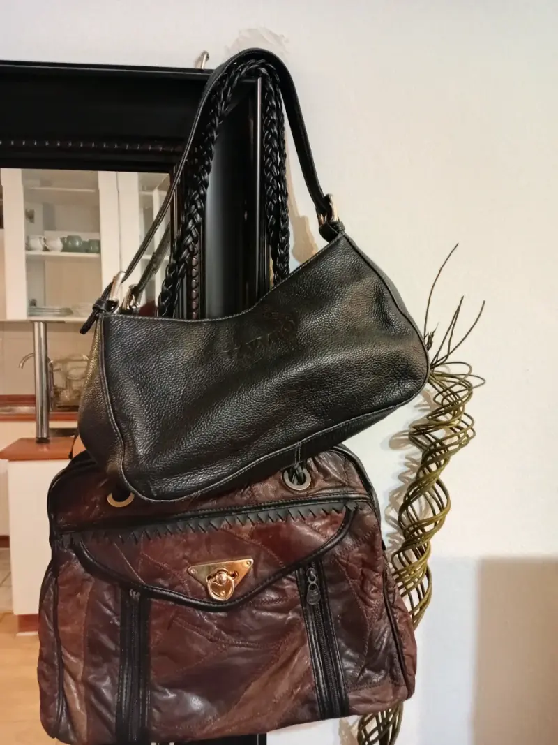 Cartera de cuero negra elegante - 1