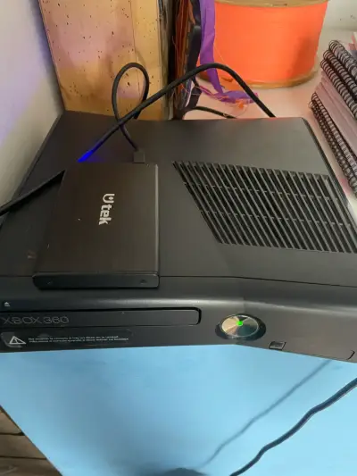 Consola Xbox 360 con Kinect y disco duro - miniatura 1
