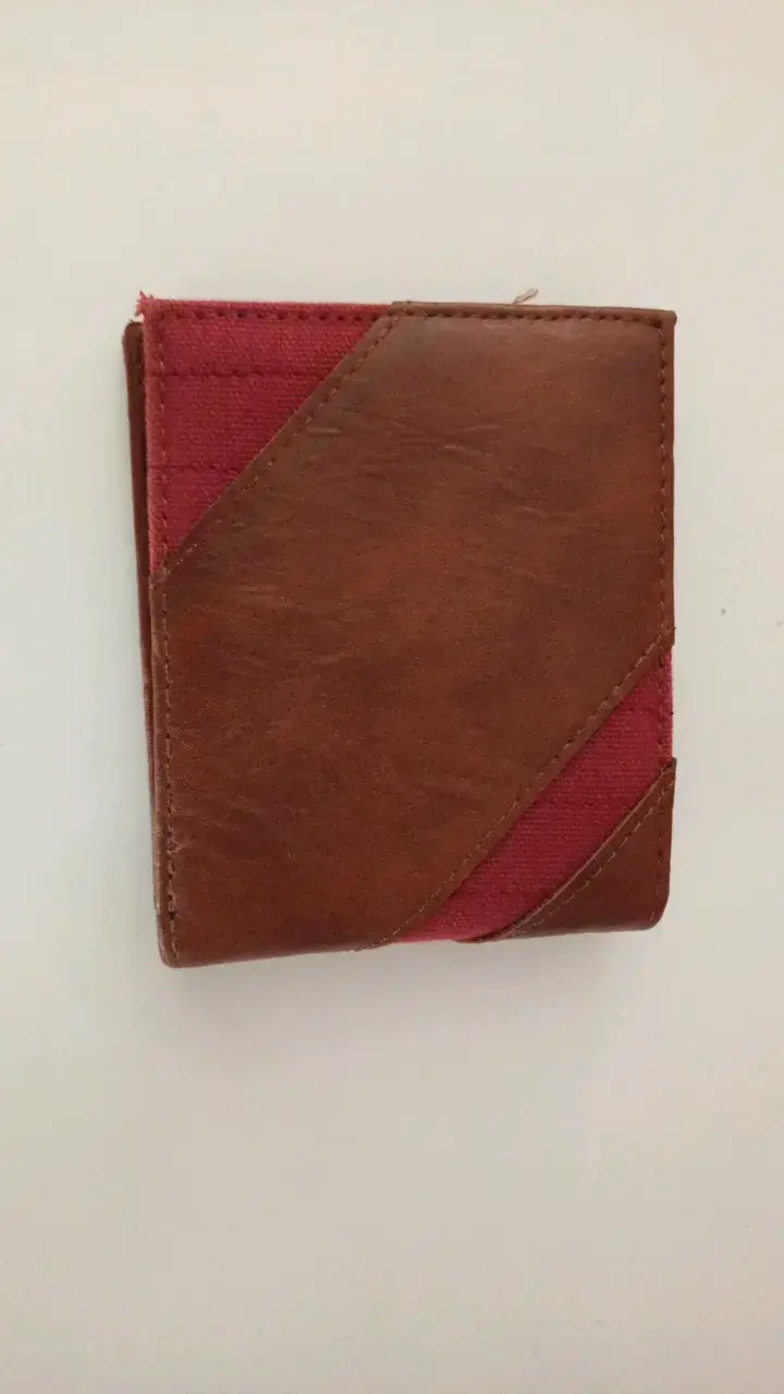 Billetera Hogwarts de cuero marrón y rojo - 3