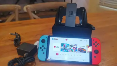Consola Nintendo Switch con Joy-Con y accesorios - miniatura 5
