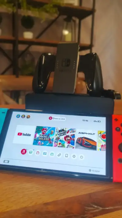 Consola Nintendo Switch con Joy-Con y accesorios - miniatura 6