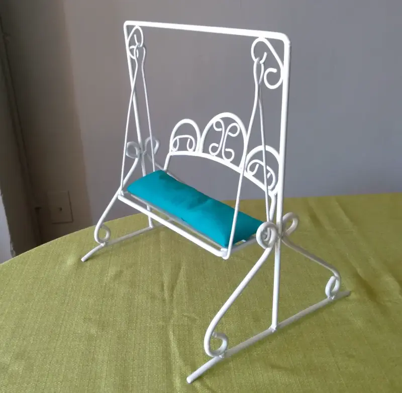 Mini Columpio para muñecas en fierro forjado - 1