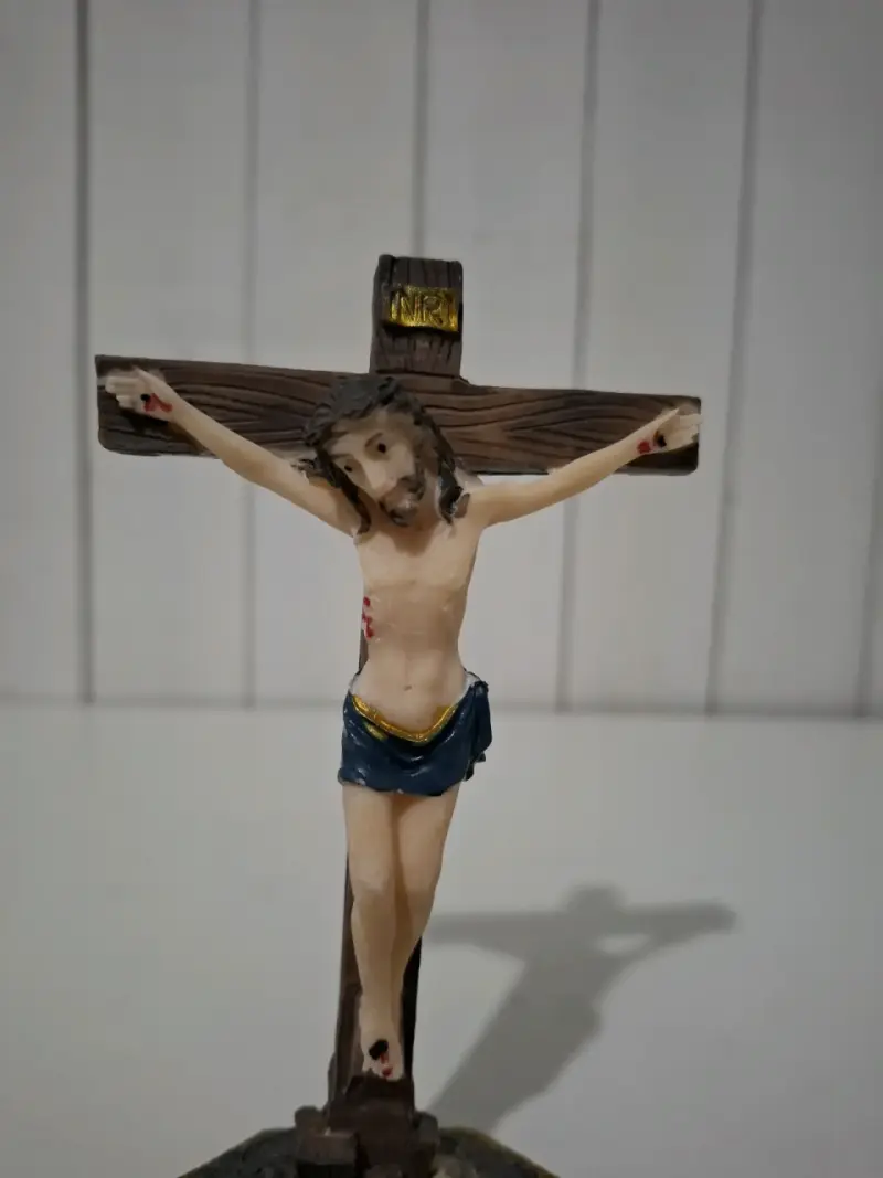 Figura de Cristo en la Cruz ceramica - 2