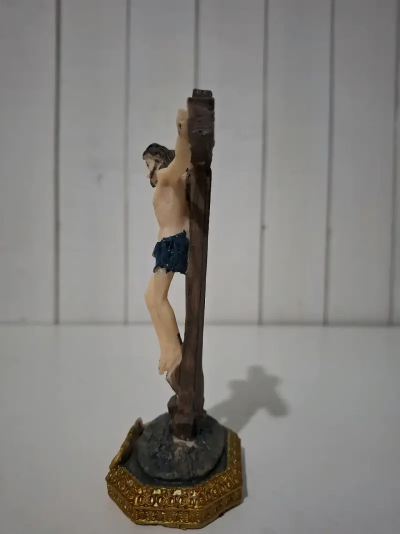 Figura de Cristo en la Cruz ceramica - 4