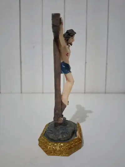 Figura de Cristo en la Cruz ceramica - miniatura 6