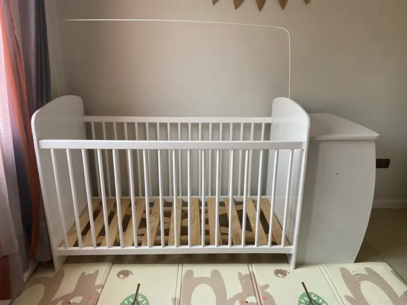 Cuna KIDSCOOL, de madera blanca con cajonera - 1