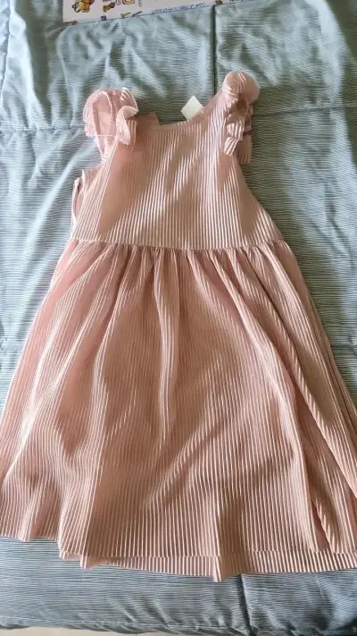 Vestido rosa plisado para niña Ficcus - miniatura 1