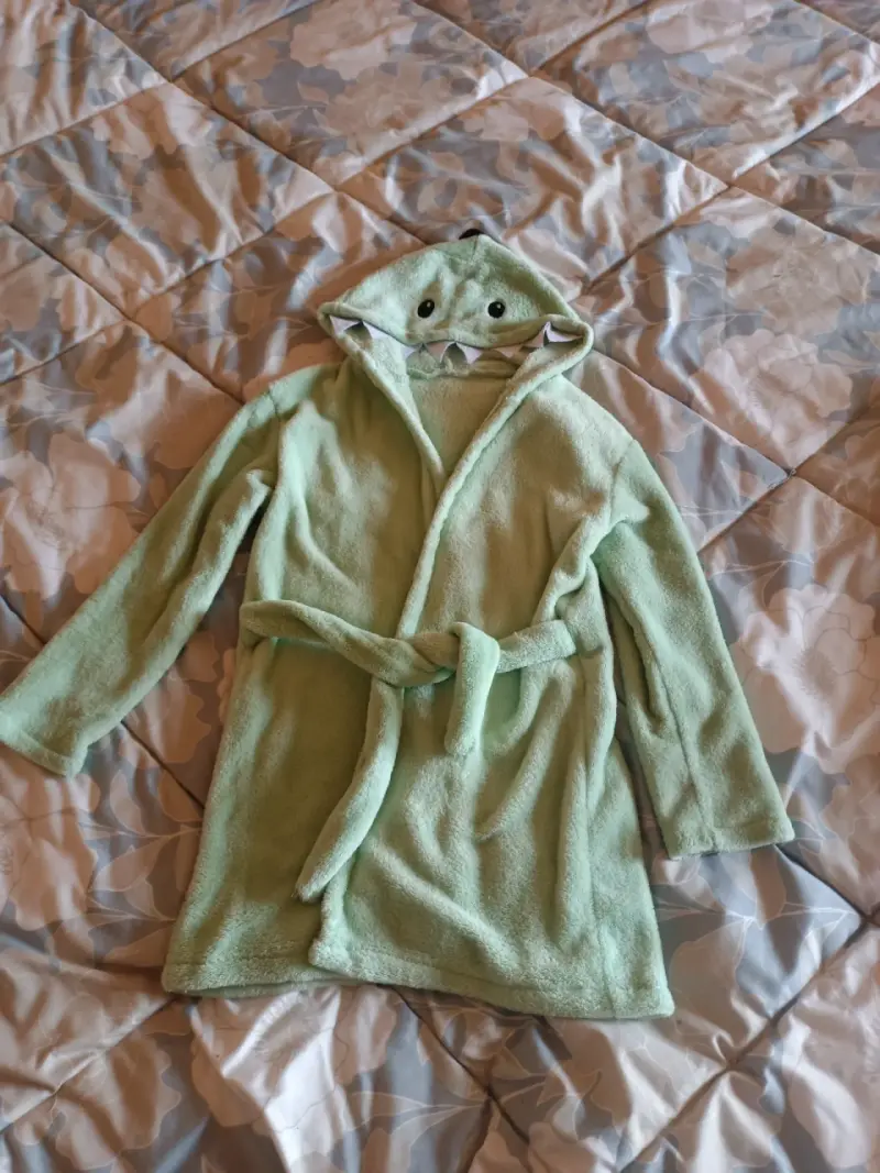 Bata de baño infantil con capucha de dinosaurio