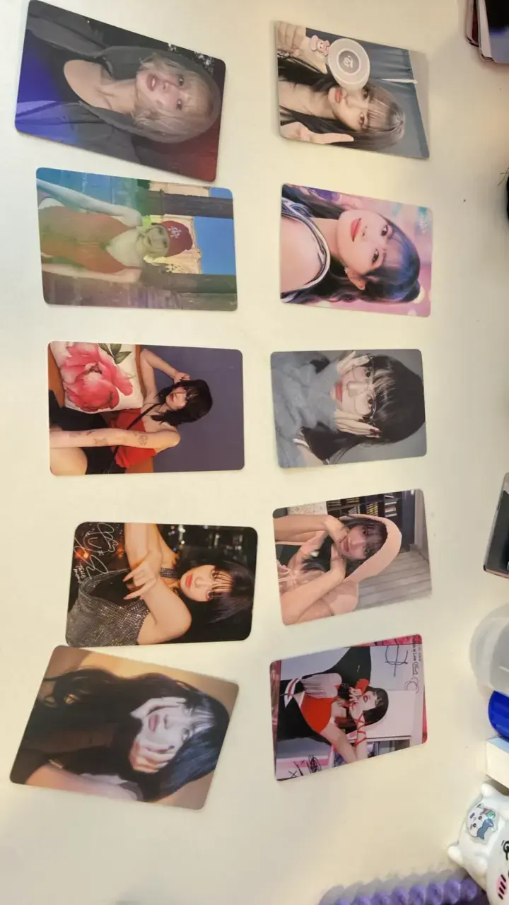 Set de 39 lomorcard de momo