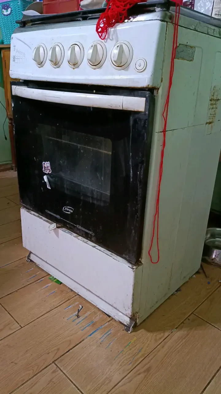 Cocina a gas Fensa con horno integrado