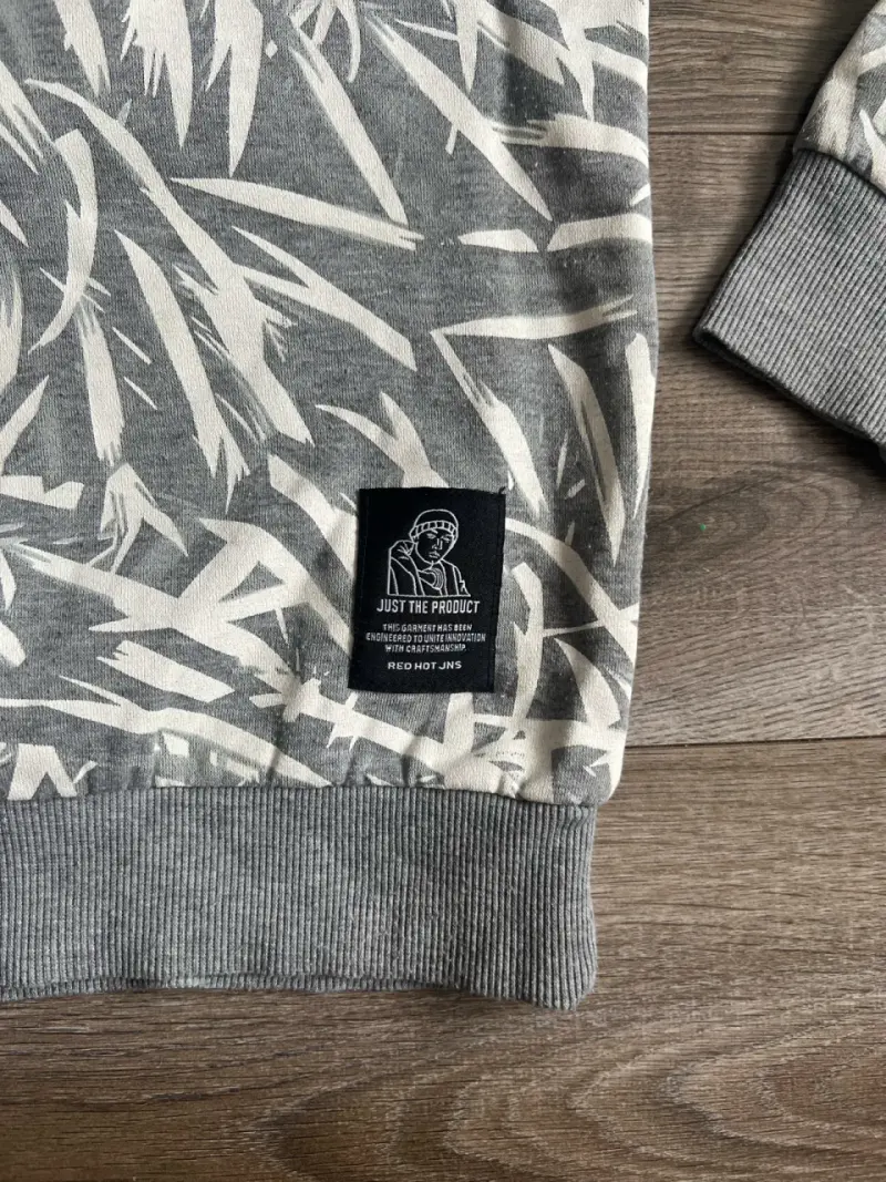Polerón gris con estampado de hojas - 3