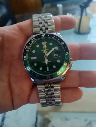 Reloj Seiko automático verde con bisel GMT - miniatura 2