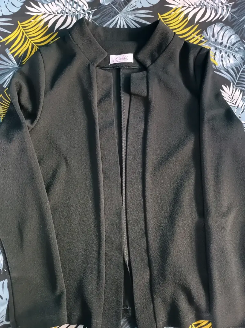 Blazer negra elegante para mujer - 2