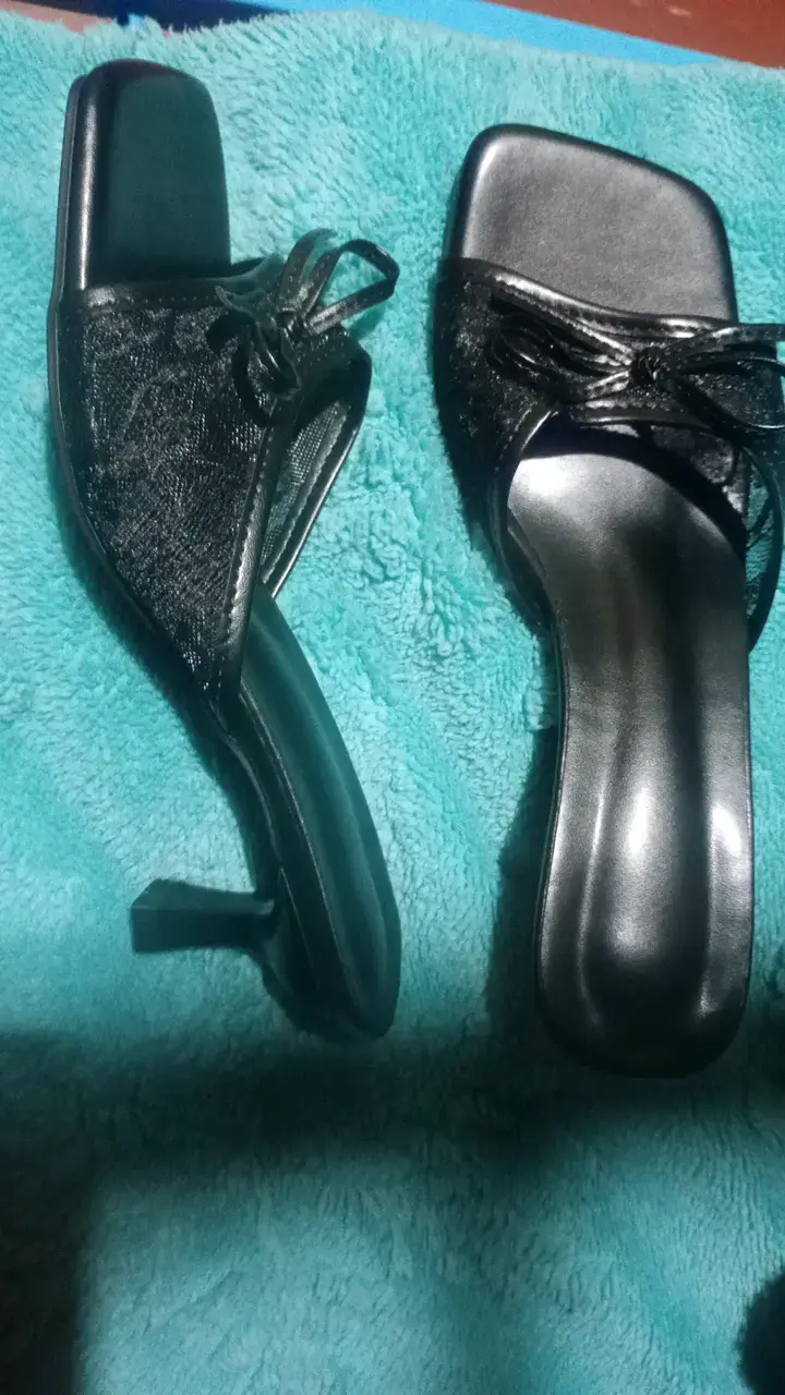Sandalias de tacón bajo negras elegantes - 1