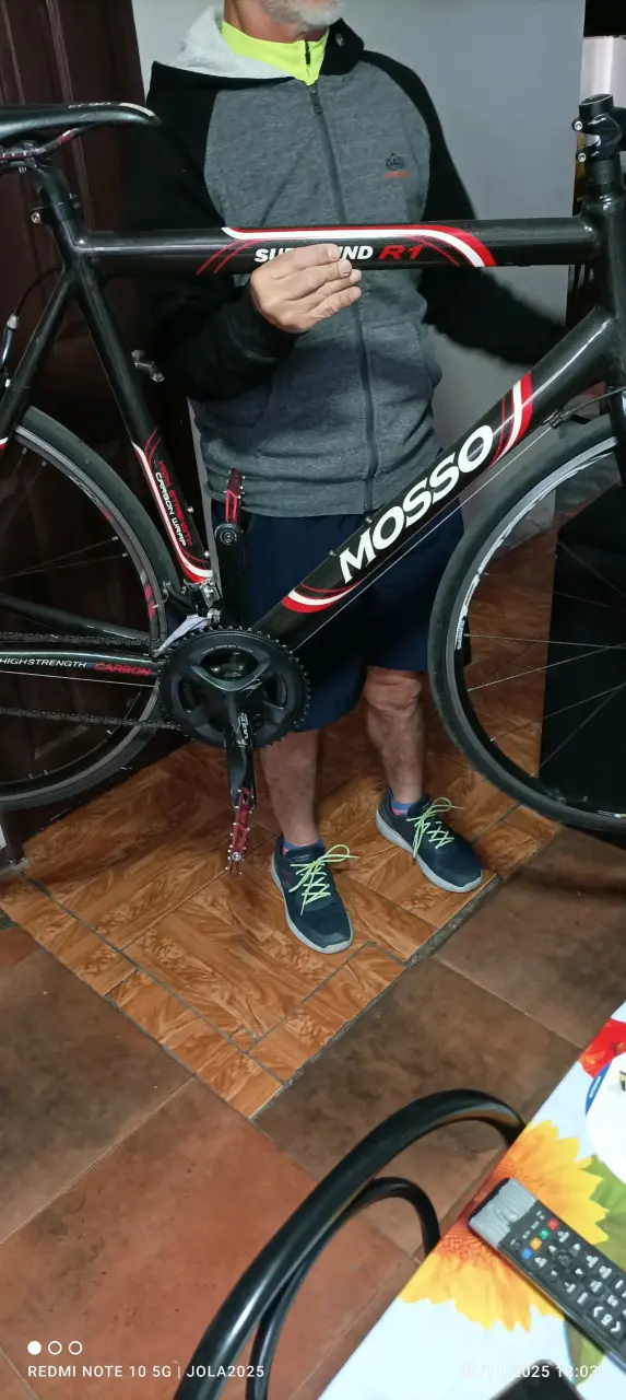Bicicleta de Ruta Mosso Carbono Negro y Rojo - 1