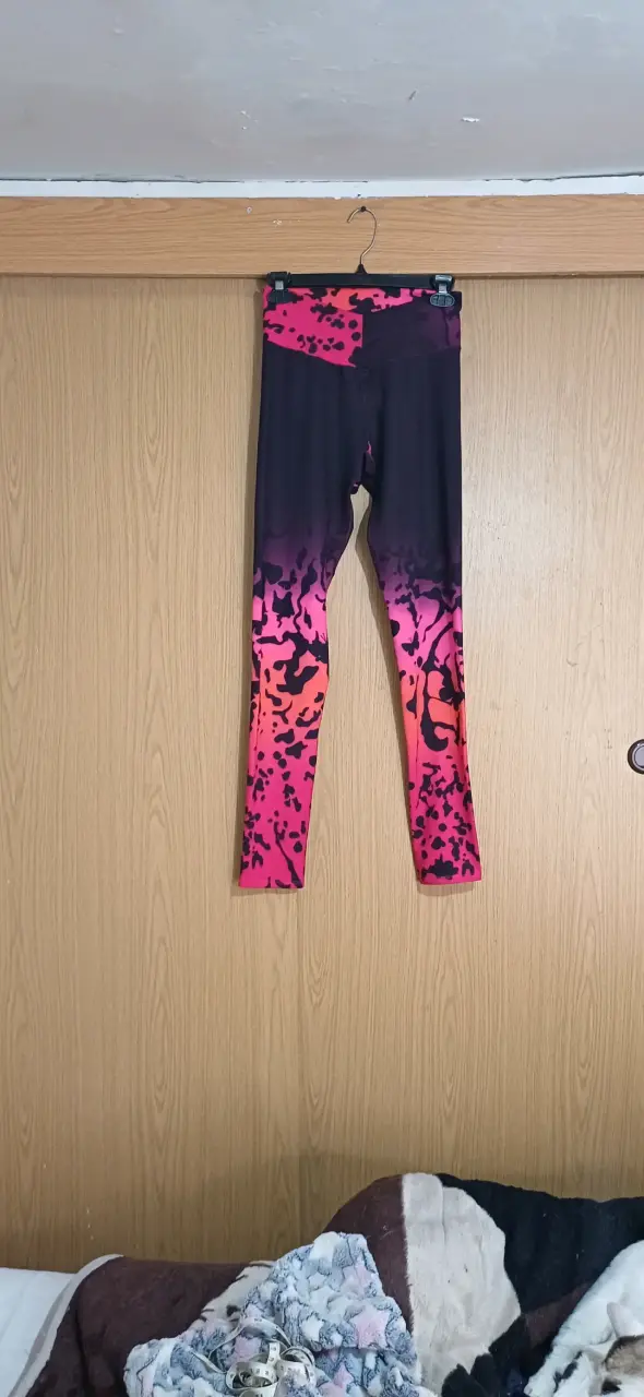 Leggings deportivos con diseño degradado rosa y negro - 1