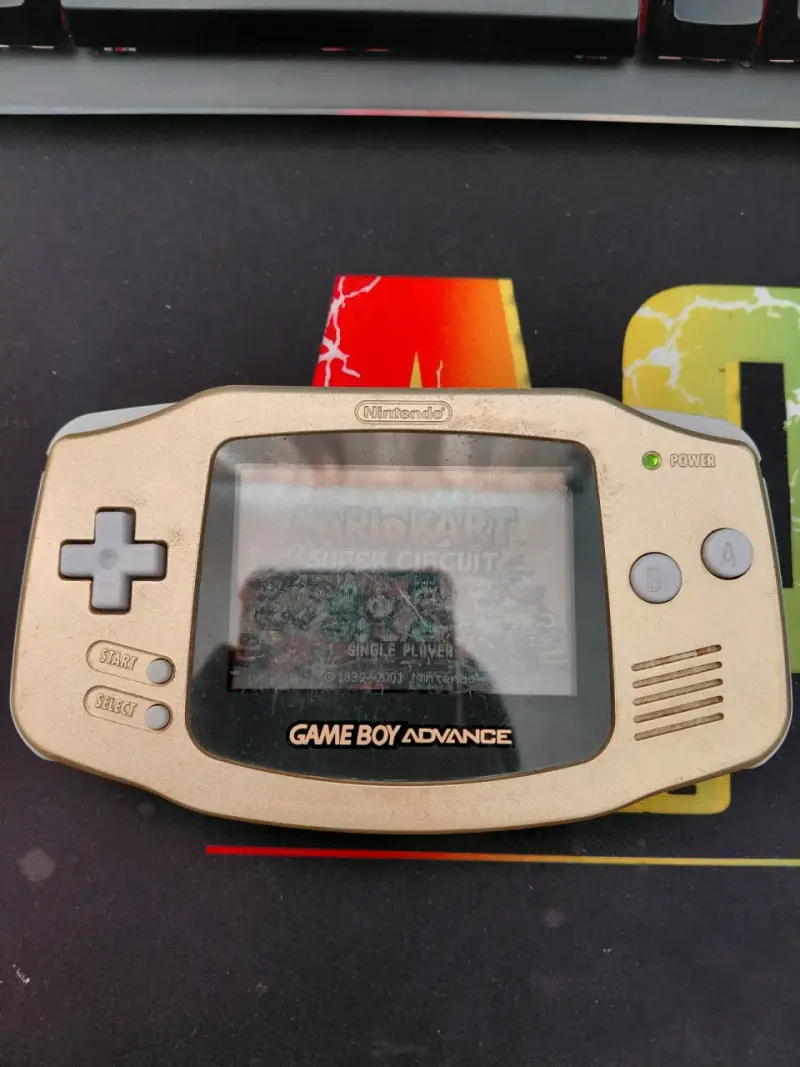 Consola Game Boy Advance dorada - 1