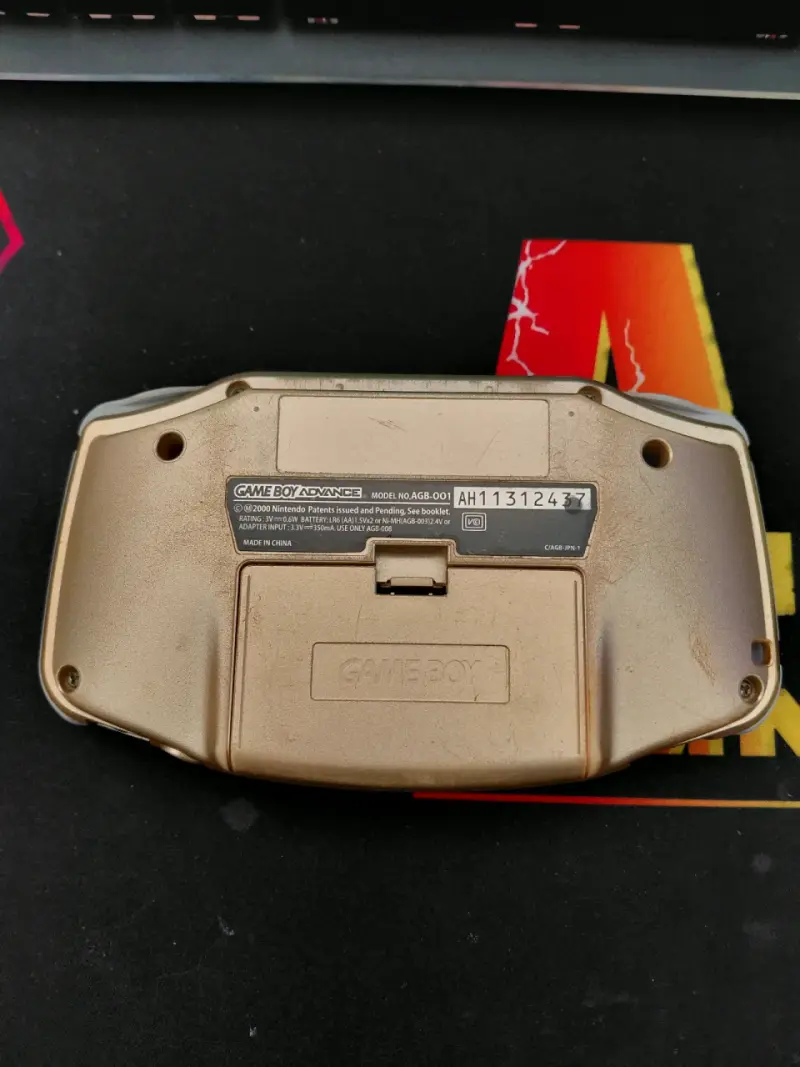 Consola Game Boy Advance dorada - 3