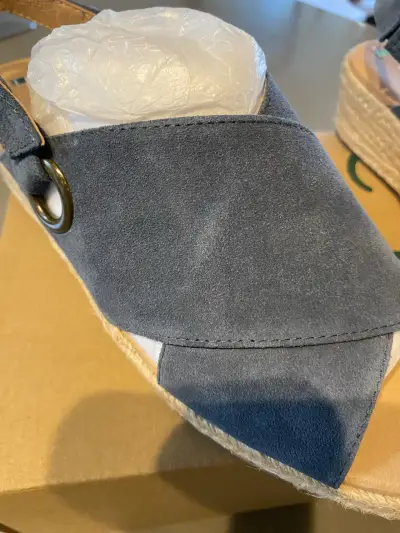 Sandalias de cuña azul con hebilla - miniatura 5