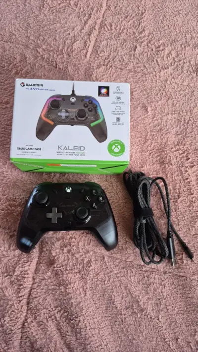 Controlador GameSir Kaleid para Xbox con luces RGB - miniatura 1