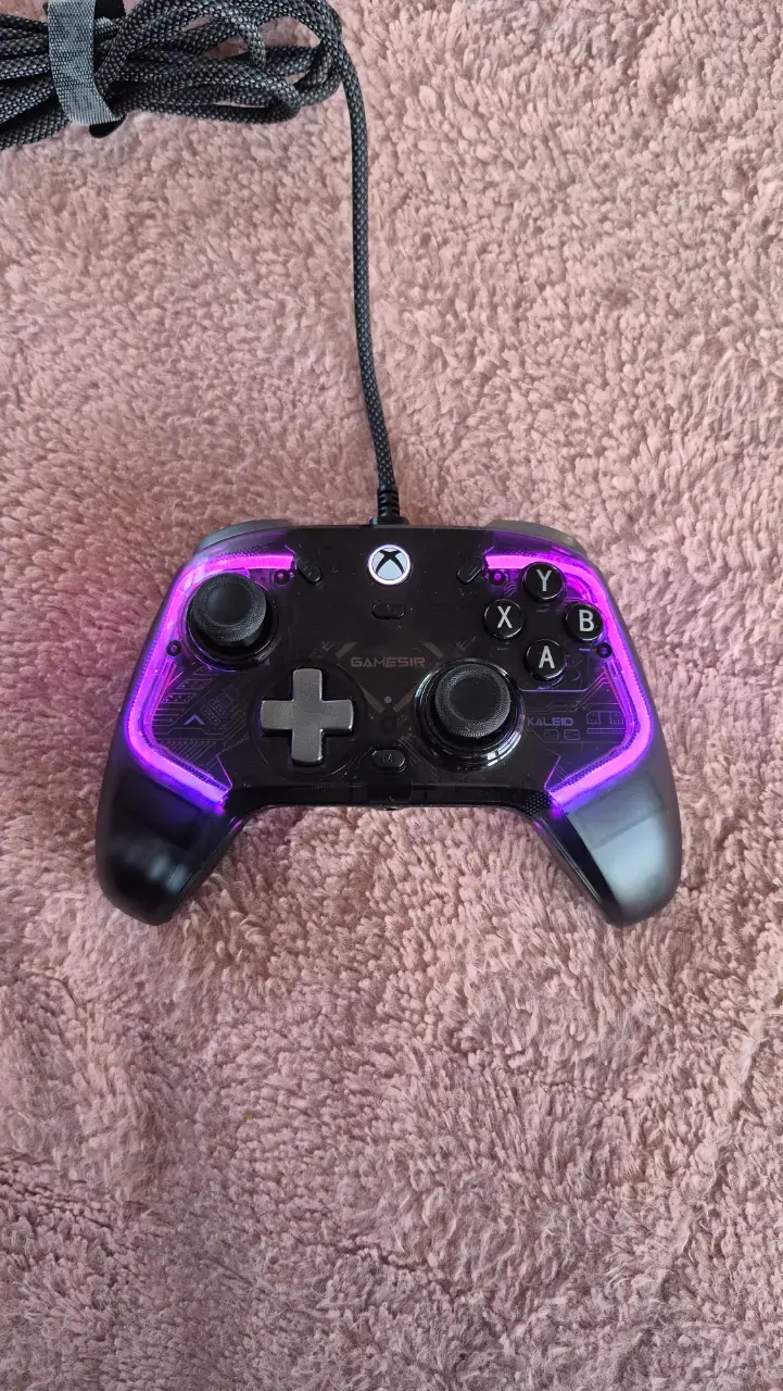 Controlador GameSir Kaleid para Xbox con luces RGB - 4