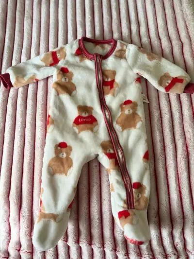 3 Pijamas de polar para bebé con diseños - miniatura 1