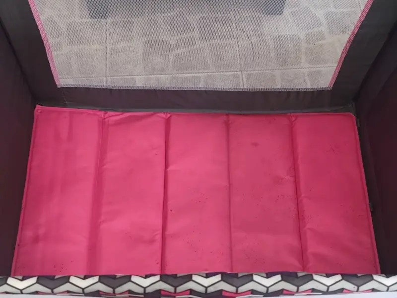 Cuna corral Bebesit plegable con diseño colorido - 2