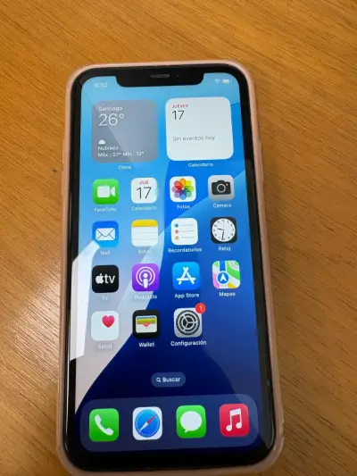 iPhone 11 en buen estado - miniatura 1