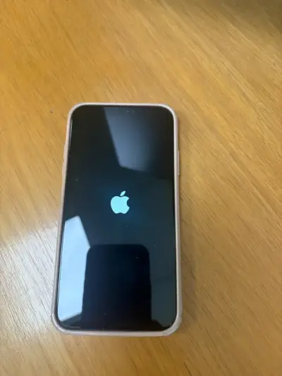 iPhone 11 en buen estado - miniatura 3
