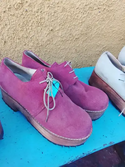 Zapatos de plataforma con diseño único - miniatura 4